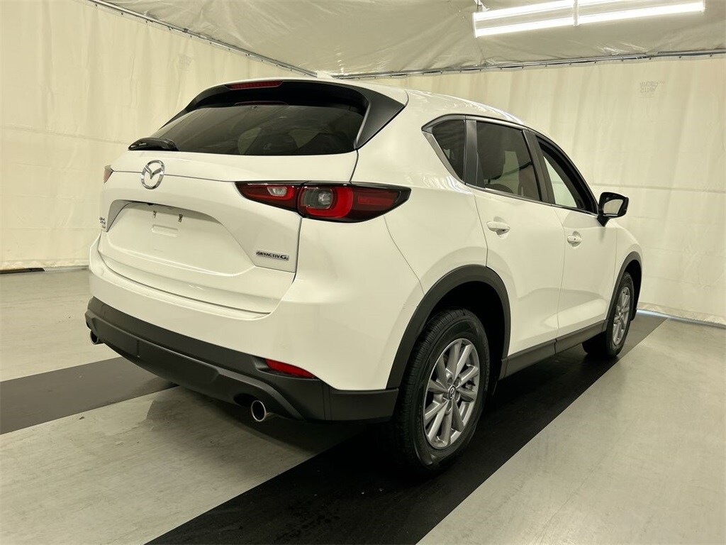 2023 Mazda CX-5 2.5 S Preferred photo 2