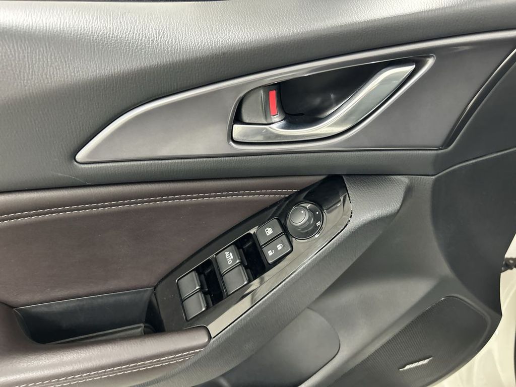 2017 Mazda Mazda3 Grand Touring - Photo 11