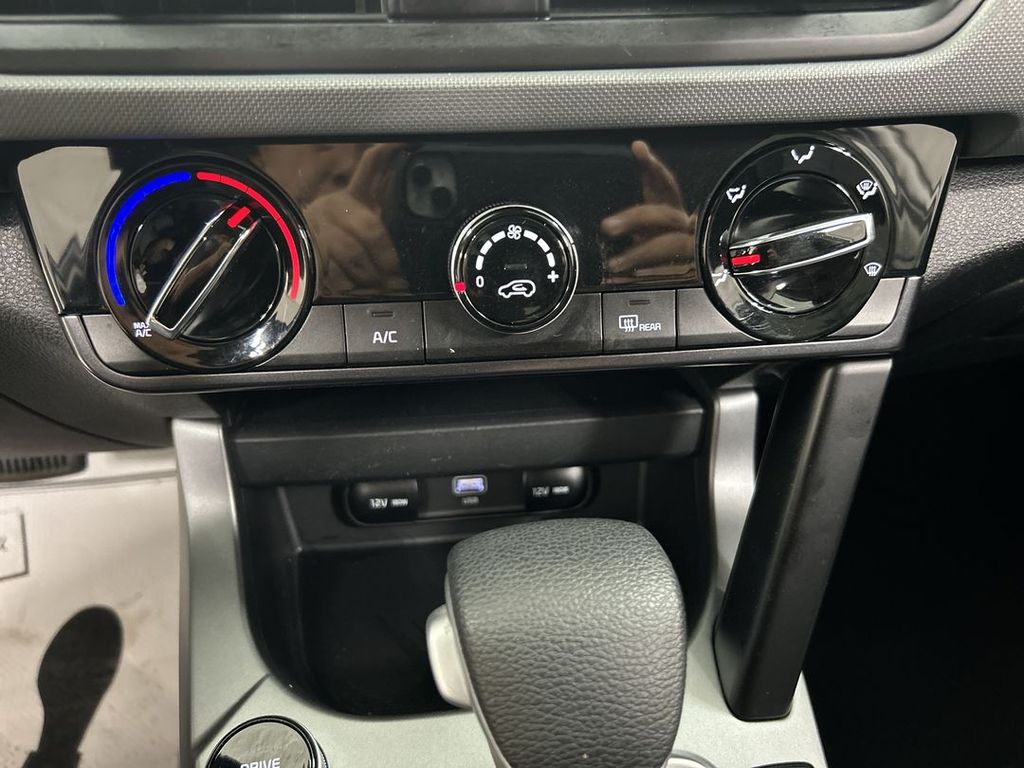 2024 Kia Seltos LX - Photo 16
