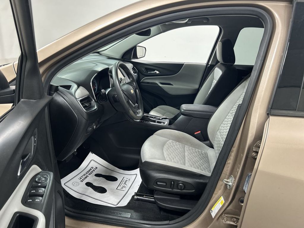2019 Chevrolet Equinox LS - Photo 9