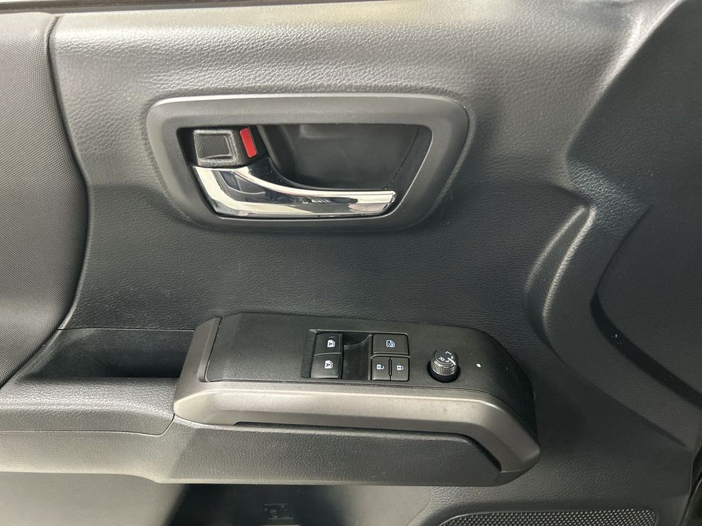 2019 Toyota Tacoma TRD Sport - Photo 11