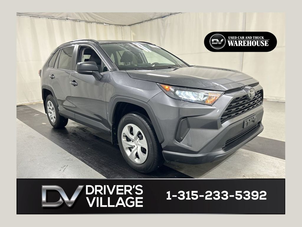 2021 Toyota RAV4 LE AWD's photo