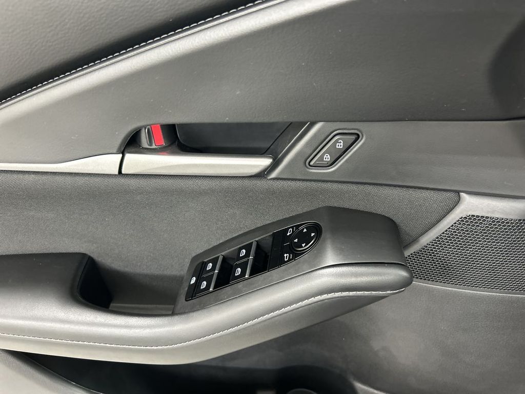 2024 Mazda CX-30 S - Photo 11