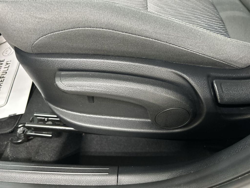 2024 Kia Seltos LX - Photo 10