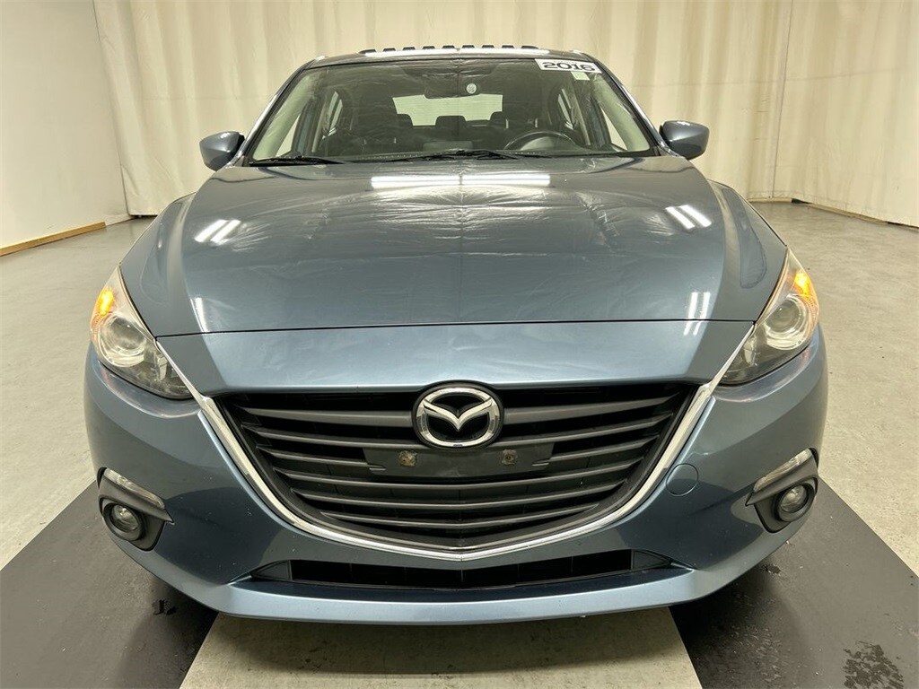 2016 Mazda Mazda3 Touring Hatchback photo 3