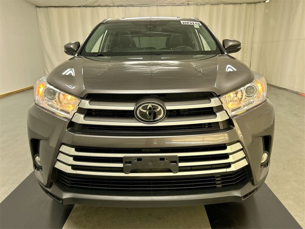 2019 Toyota Highlander SE photo 3