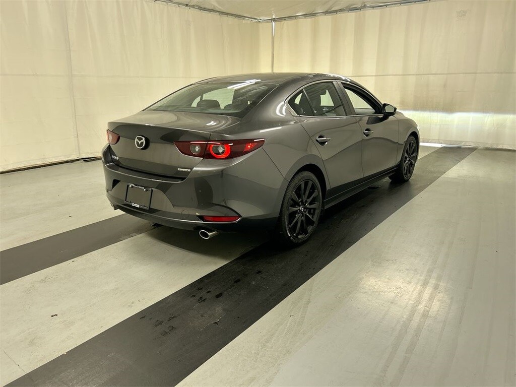 2025 Mazda Mazda3 2.5 Select Sport photo 2