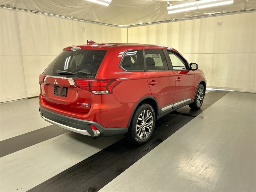 Used 2018 Mitsubishi Outlander SE with VIN JA4AZ3A31JZ004733 for sale in Cicero, NY
