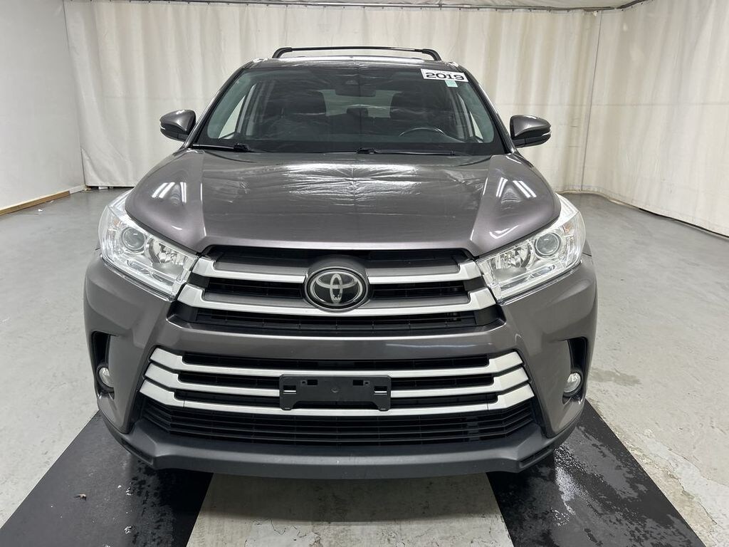 Used 2019 Toyota Highlander LE V6 SUV