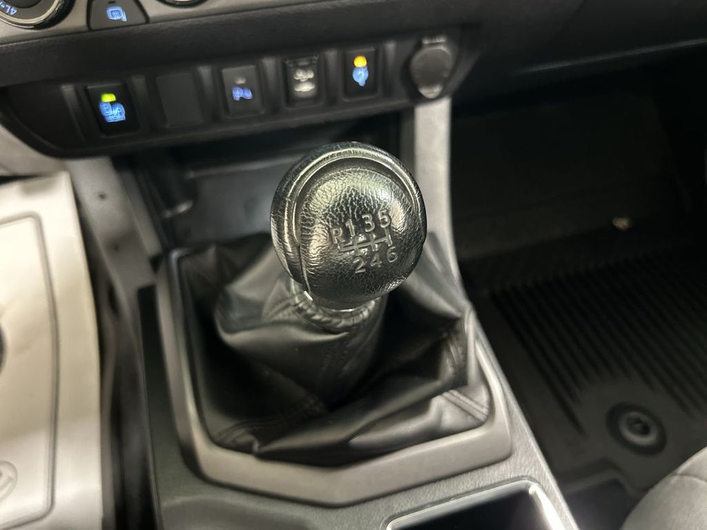 2019 Toyota Tacoma TRD Sport - Photo 17