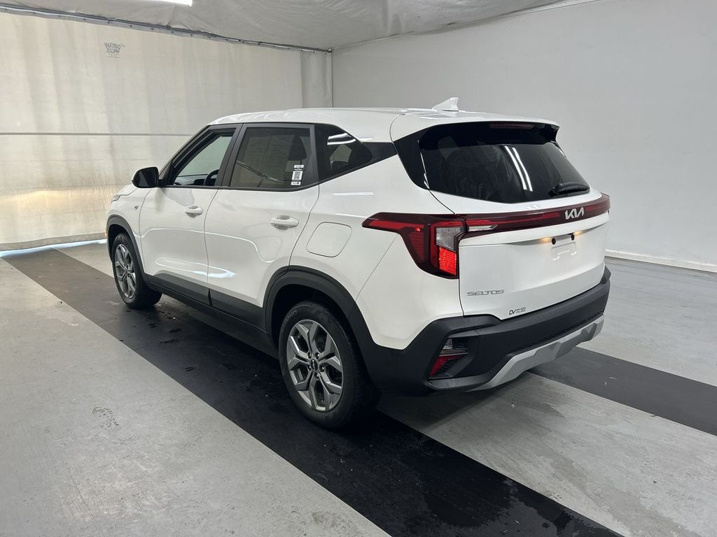 2024 Kia Seltos LX - Photo 7