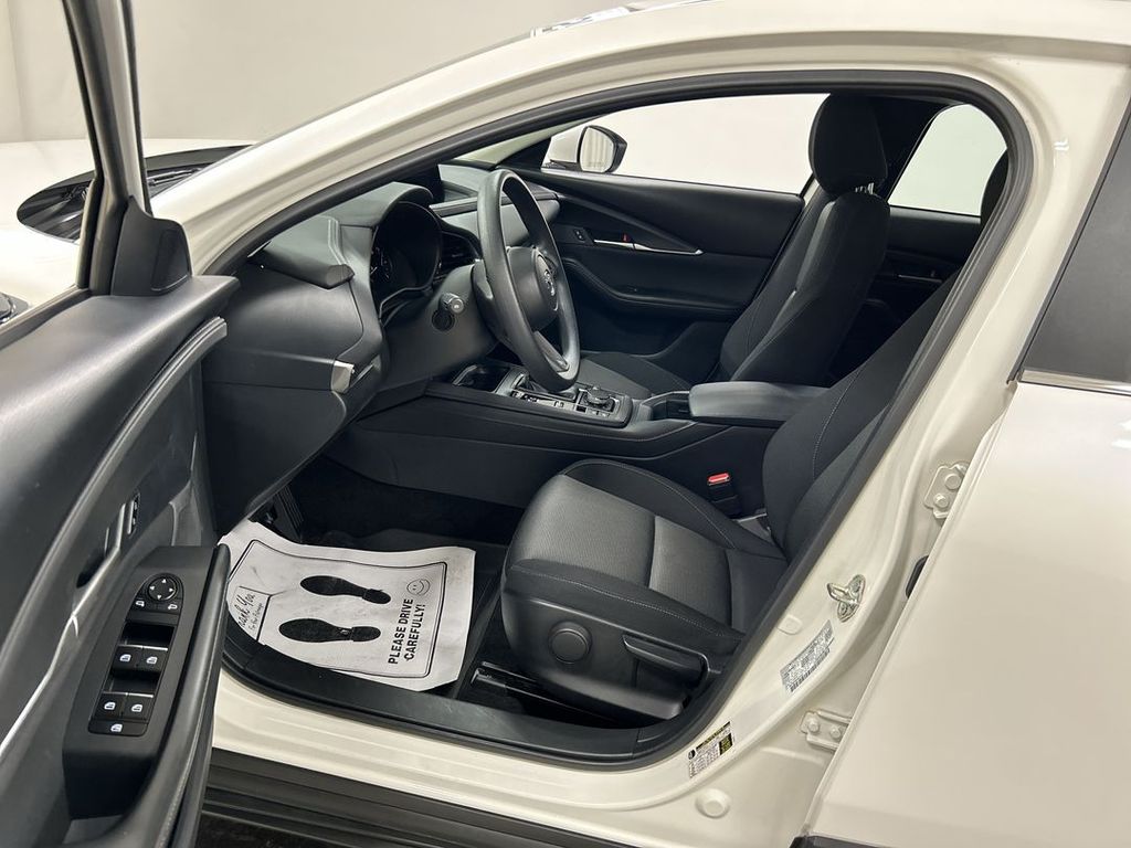 2025 Mazda CX-30 S - Photo 9