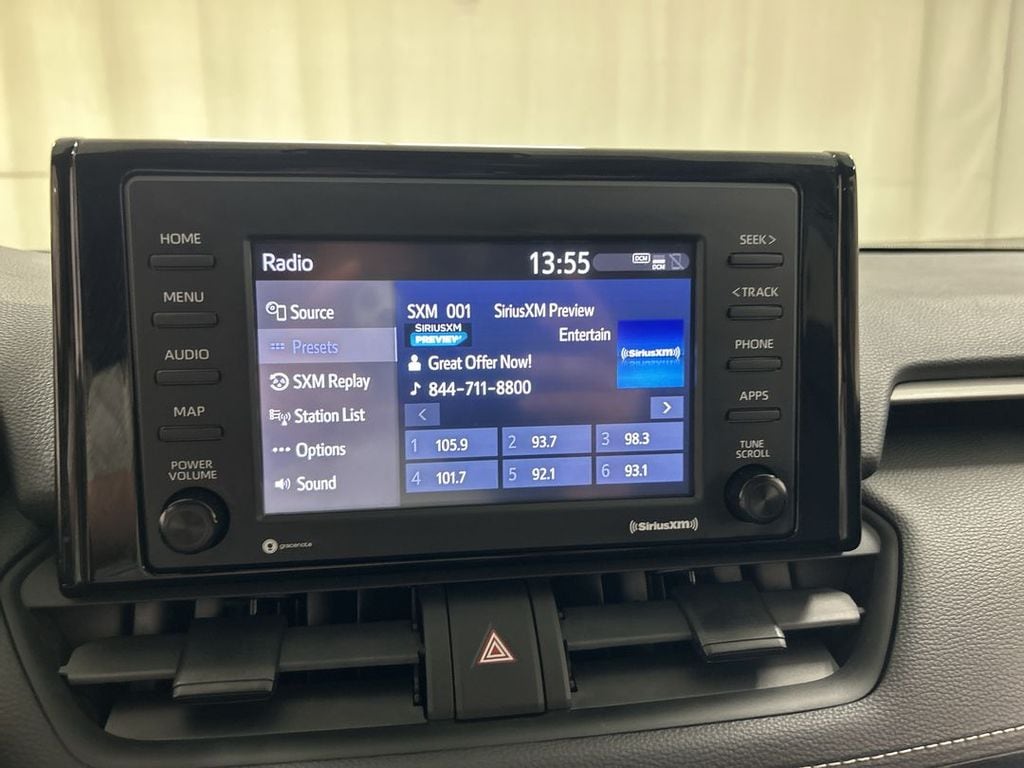 2021 Toyota RAV4 LE - Photo 14