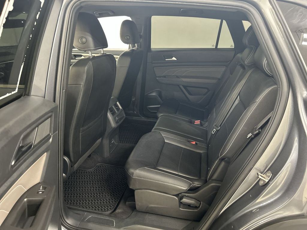 2023 Volkswagen Atlas Cross Sport SE w/Tech - Photo 19