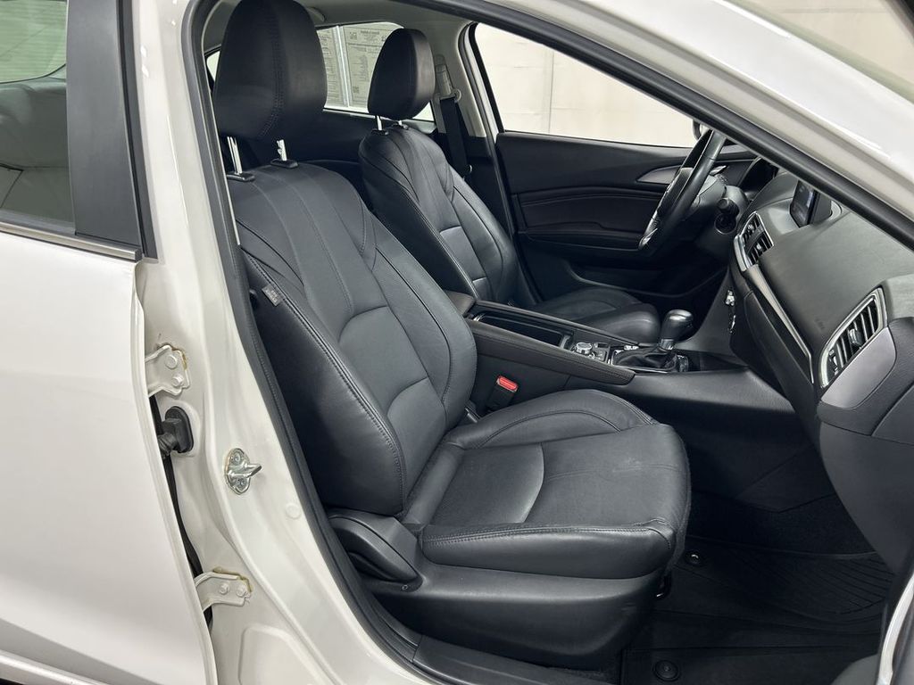 2017 Mazda Mazda3 Grand Touring - Photo 23