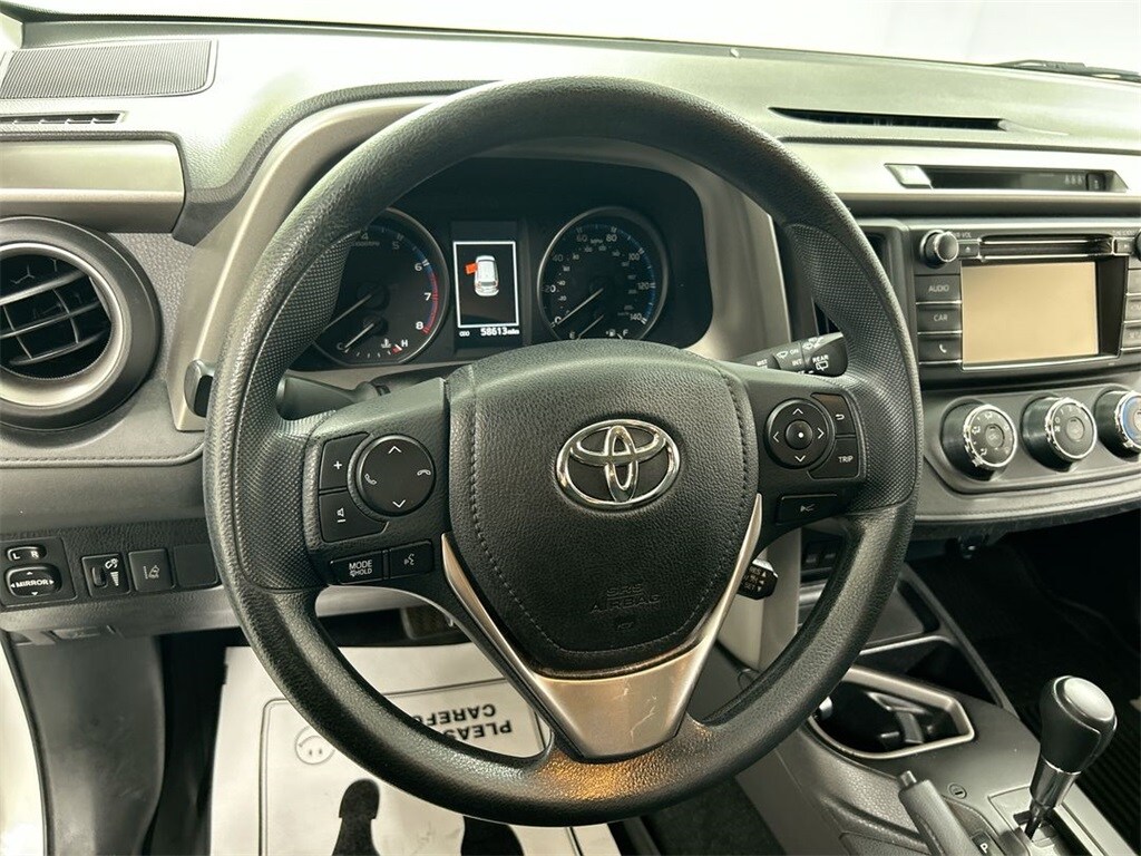 2018 Toyota RAV4 LE photo 3
