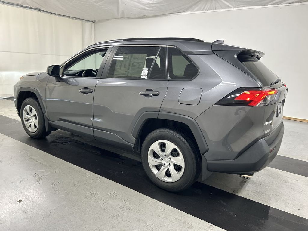 2021 Toyota RAV4 LE - Photo 7