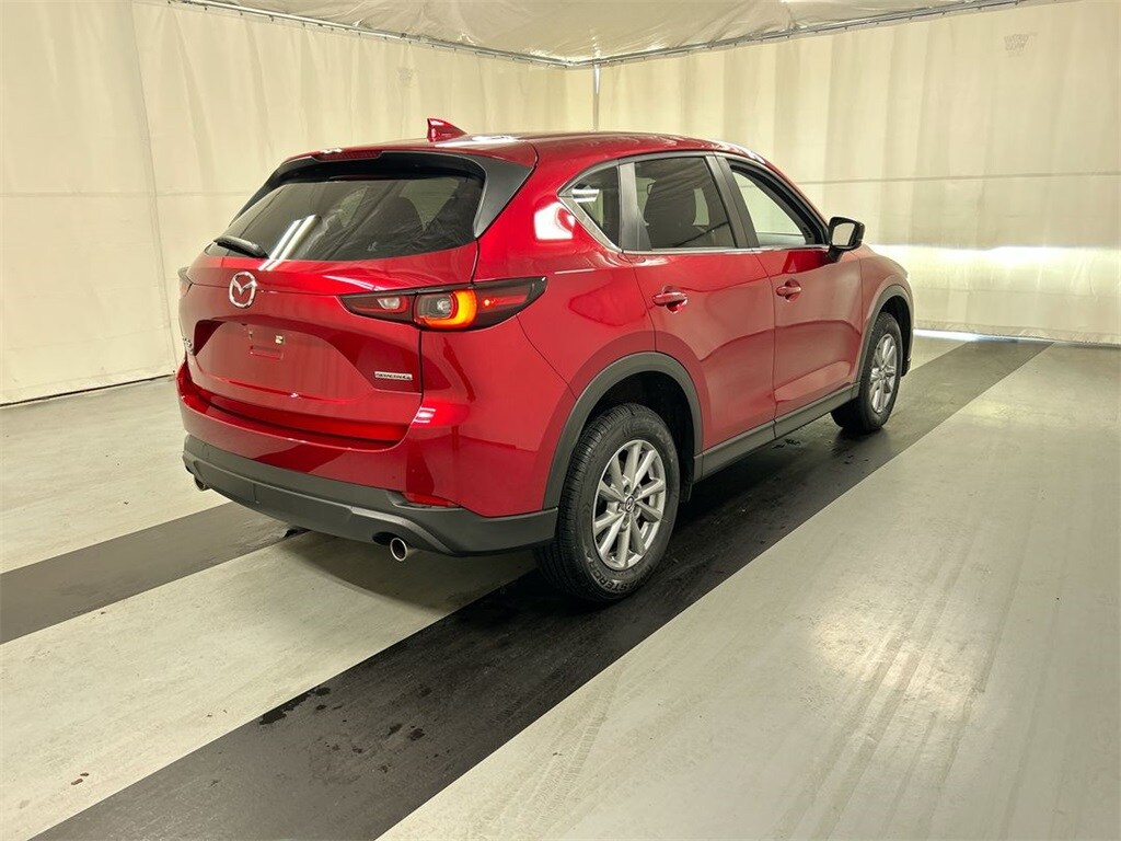2022 Mazda CX-5 2.5 S Preferred photo 2
