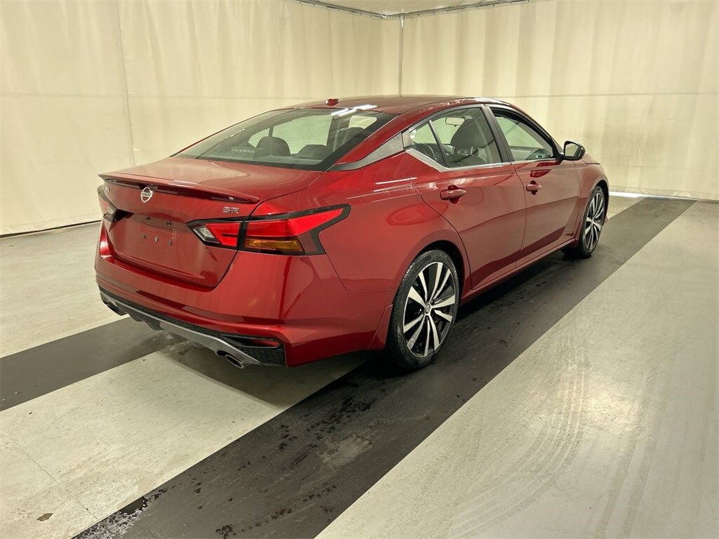 2019 Nissan Altima 2.5 SR photo 2
