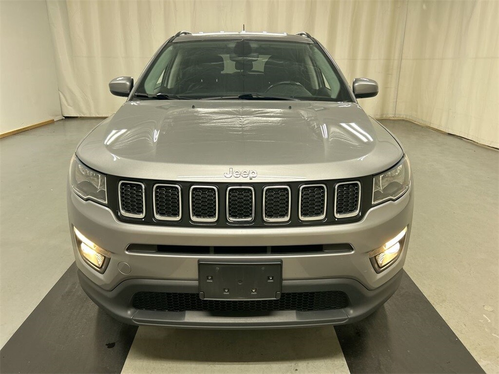 2019 Jeep Compass Latitude photo 3