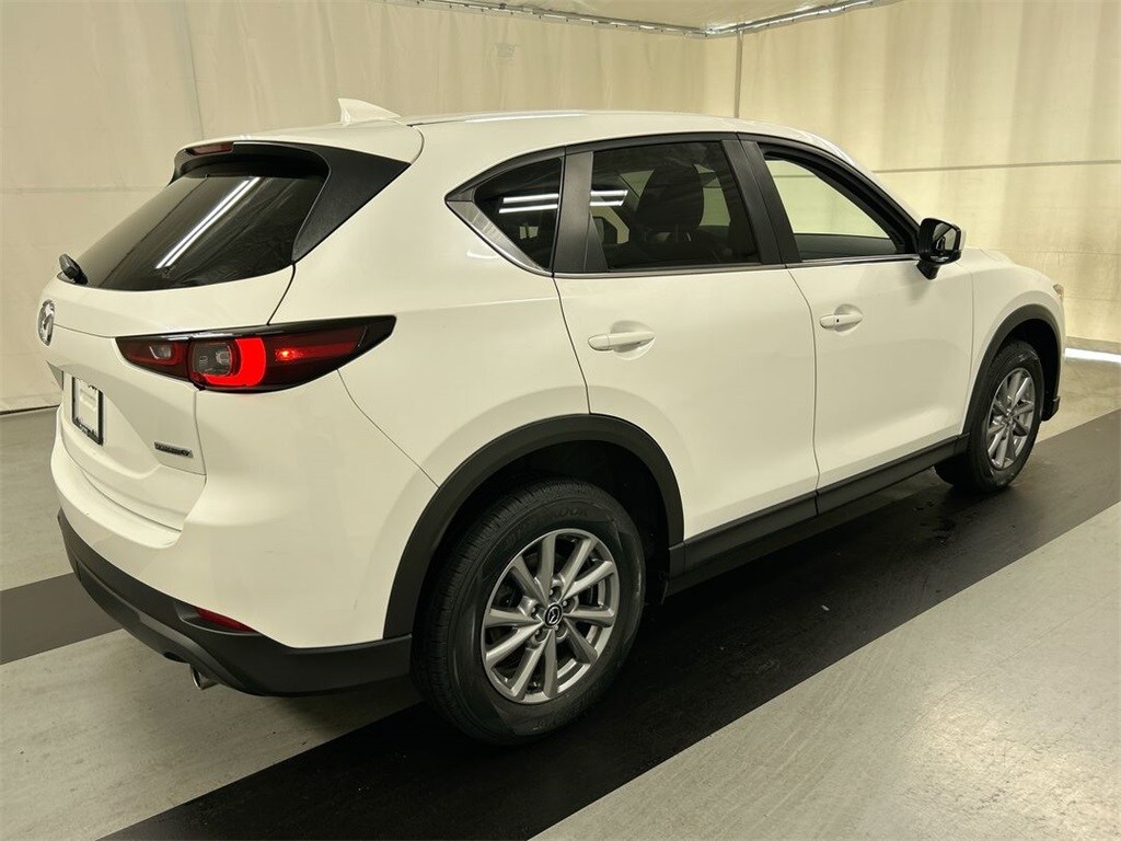 2022 Mazda CX-5 2.5 Select photo 3