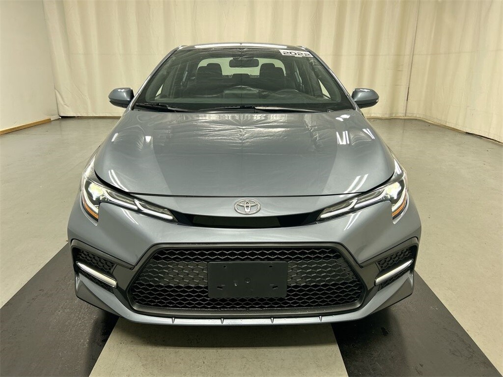 2022 Toyota Corolla SE photo 3