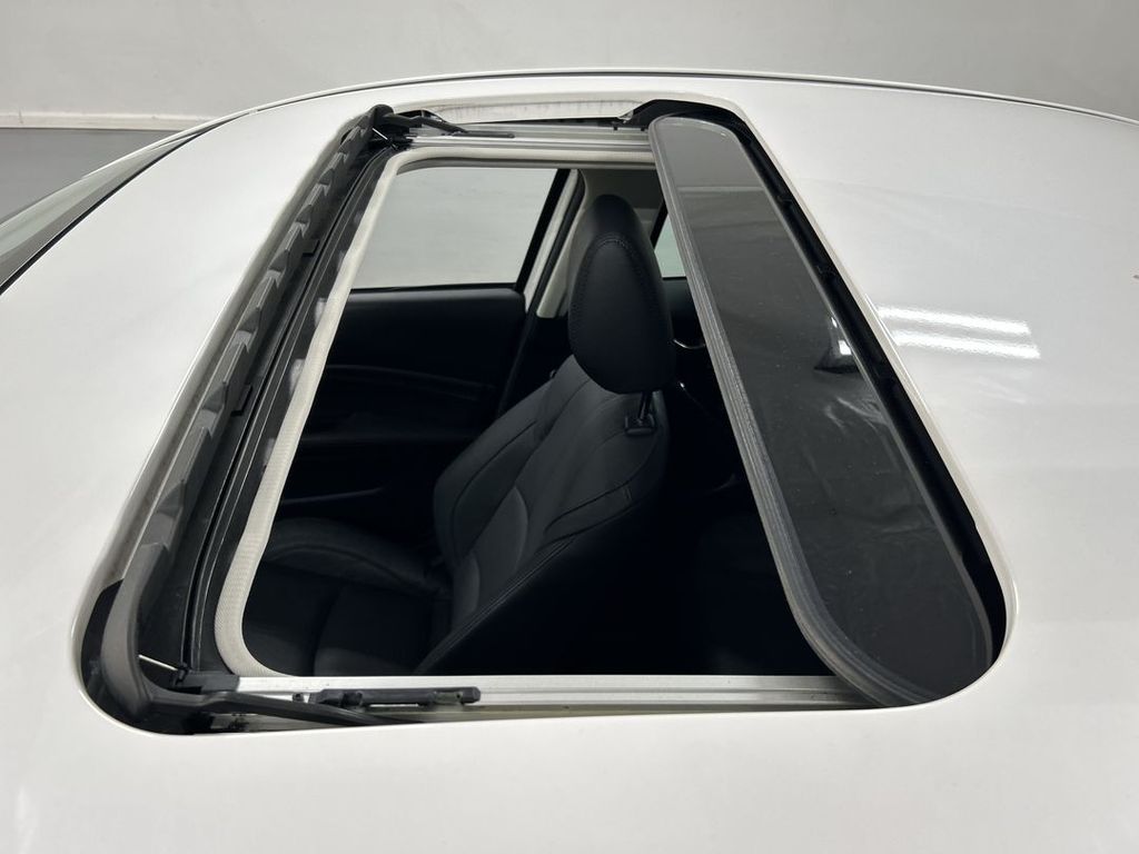 2017 Mazda Mazda3 Grand Touring - Photo 19