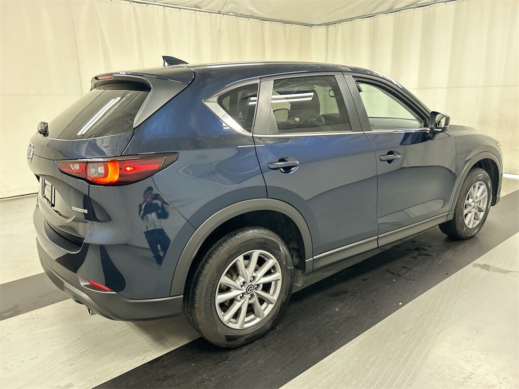 2023 Mazda CX-5 2.5 S Preferred photo 2