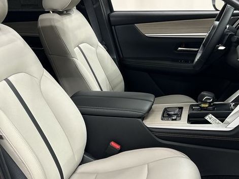 2026 Mazda CX-90 Premium Package - Photo 26