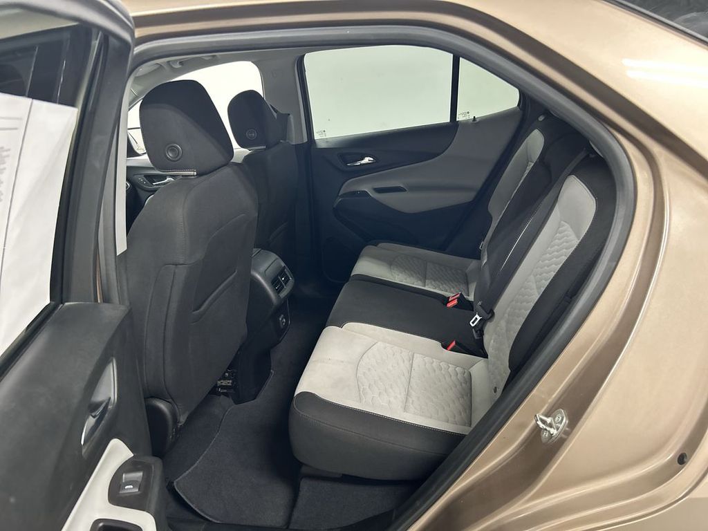 2019 Chevrolet Equinox LS - Photo 19