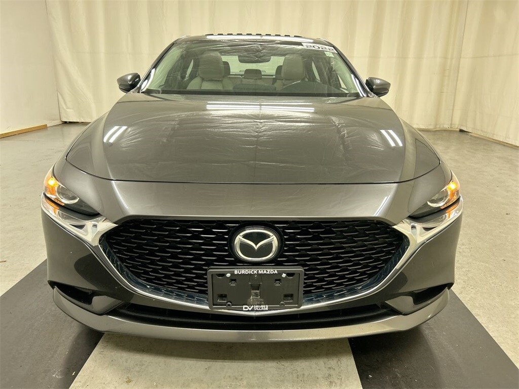 2022 Mazda Mazda3 Preferred photo 3