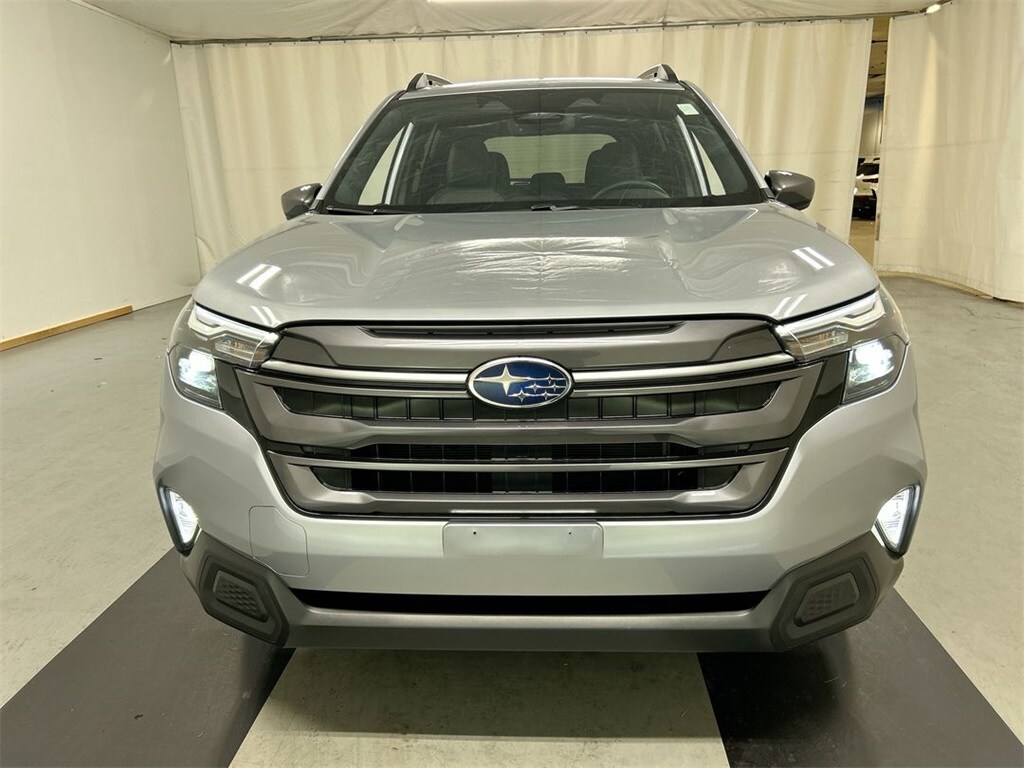 2025 Subaru Forester Premium Base photo 3