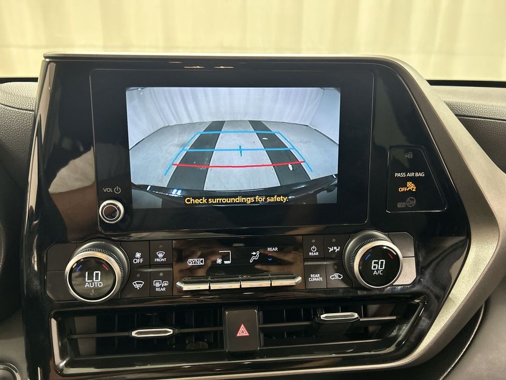 2023 Toyota Highlander L - Photo 15