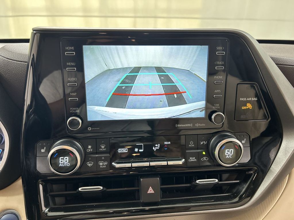 2021 Toyota Highlander XLE - Photo 15