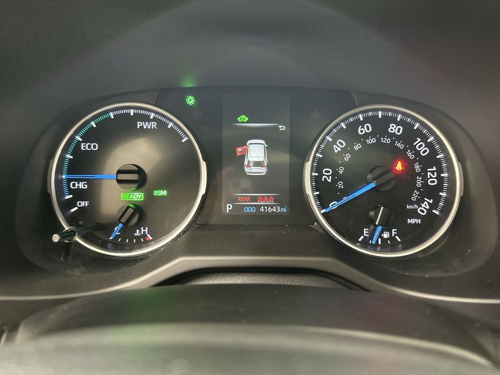 2022 Toyota RAV4 SE - Photo 13