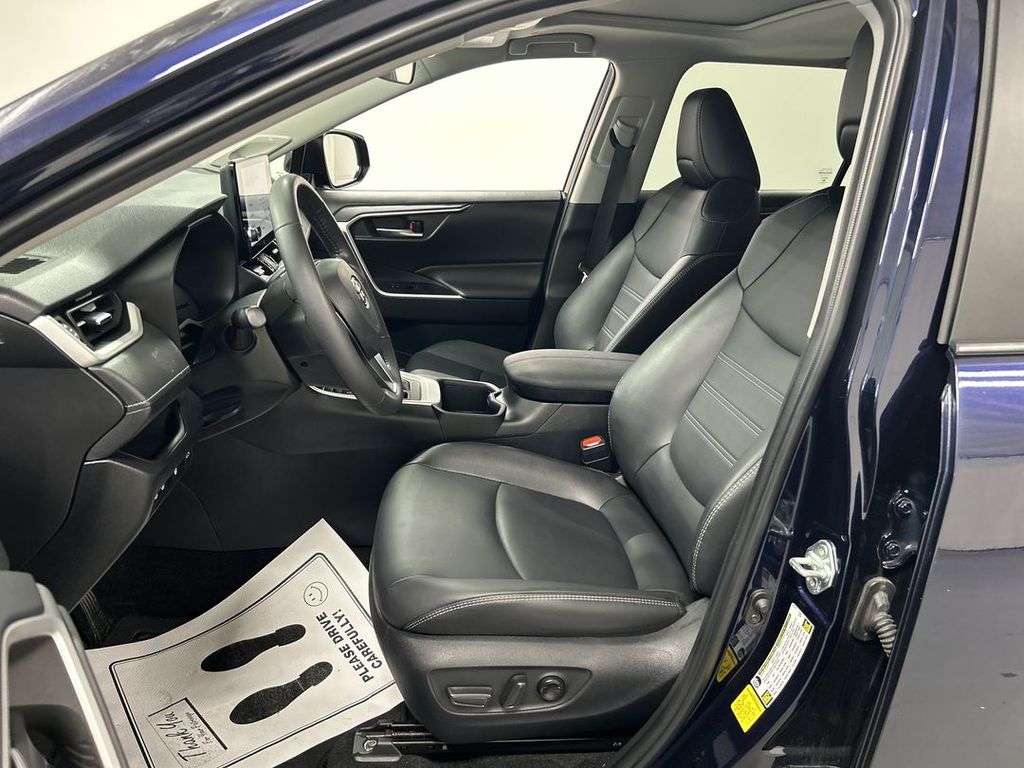 2024 Toyota RAV4 XLE Premium - Photo 9