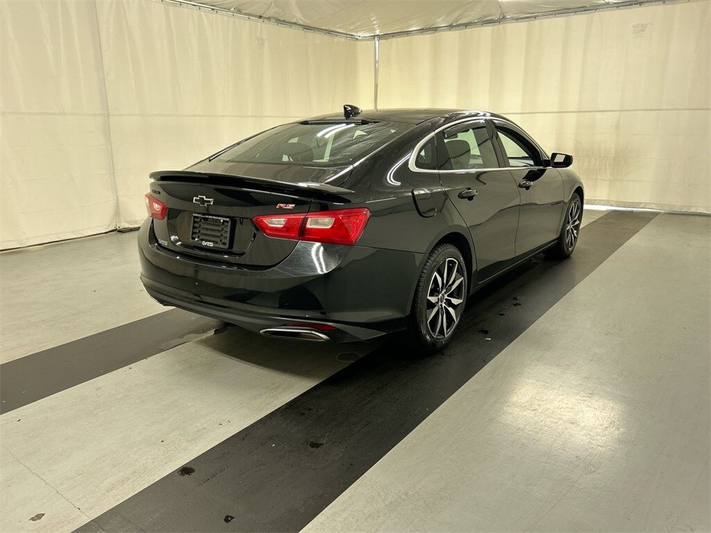 2023 Chevrolet Malibu RS photo 2