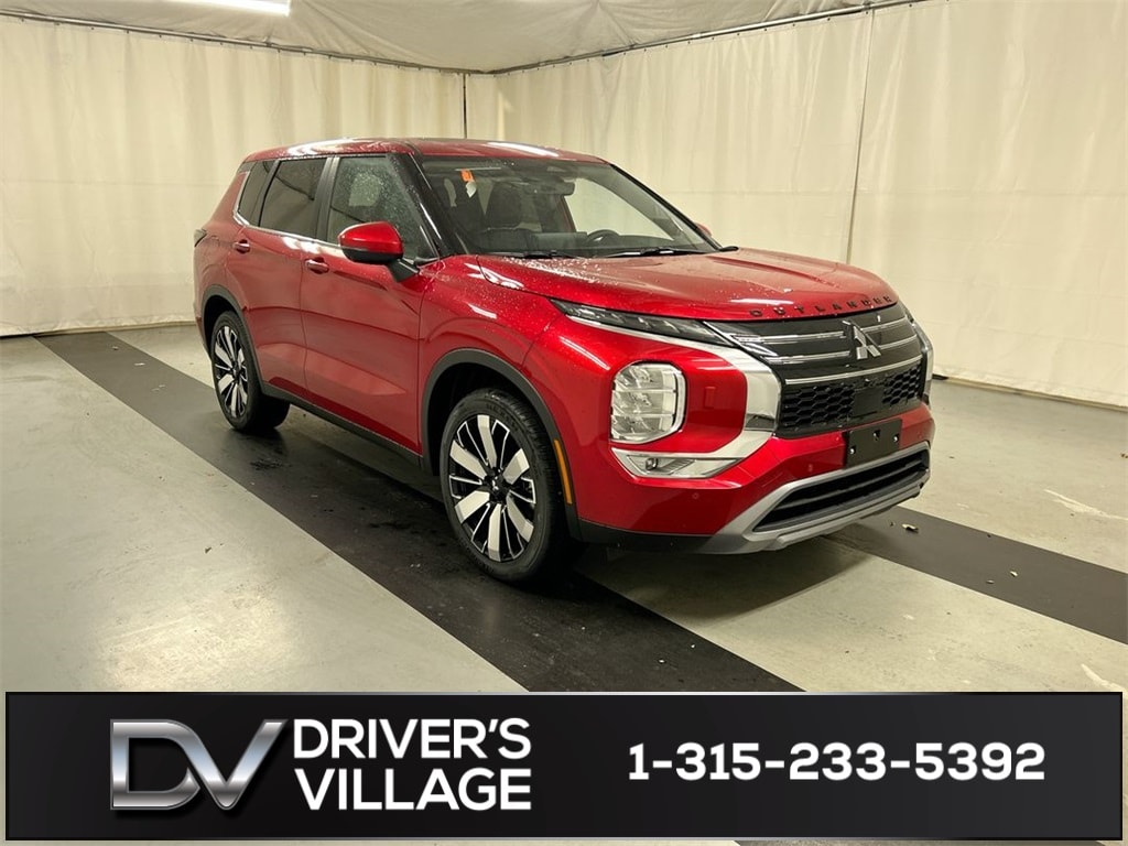 2025 Mitsubishi Outlander SE's photo