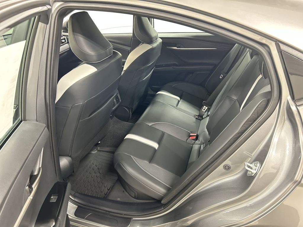 2025 Toyota Camry SE - Photo 18