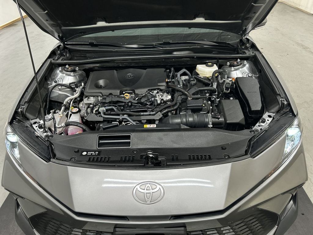 2025 Toyota Camry SE - Photo 22