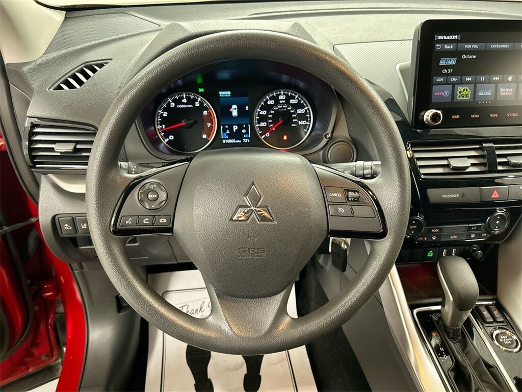 2023 Mitsubishi Eclipse Cross LE photo 4