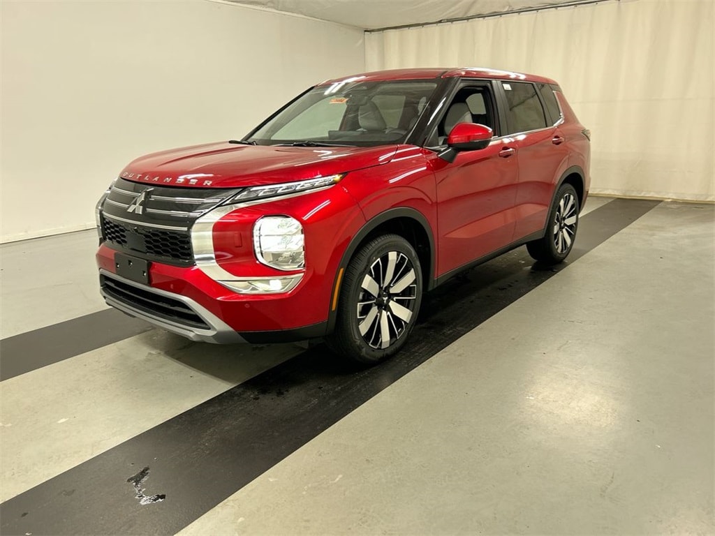 New 2025 Mitsubishi Outlander SE SUV