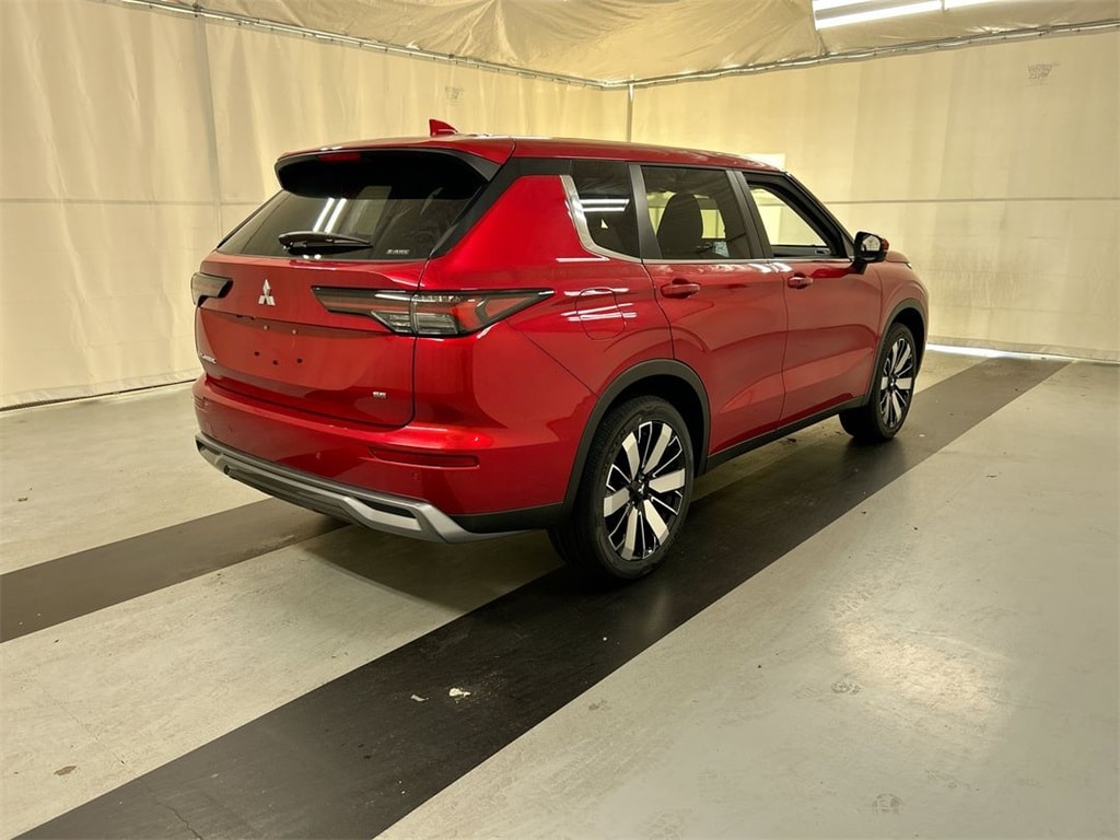 New 2025 Mitsubishi Outlander SE SUV