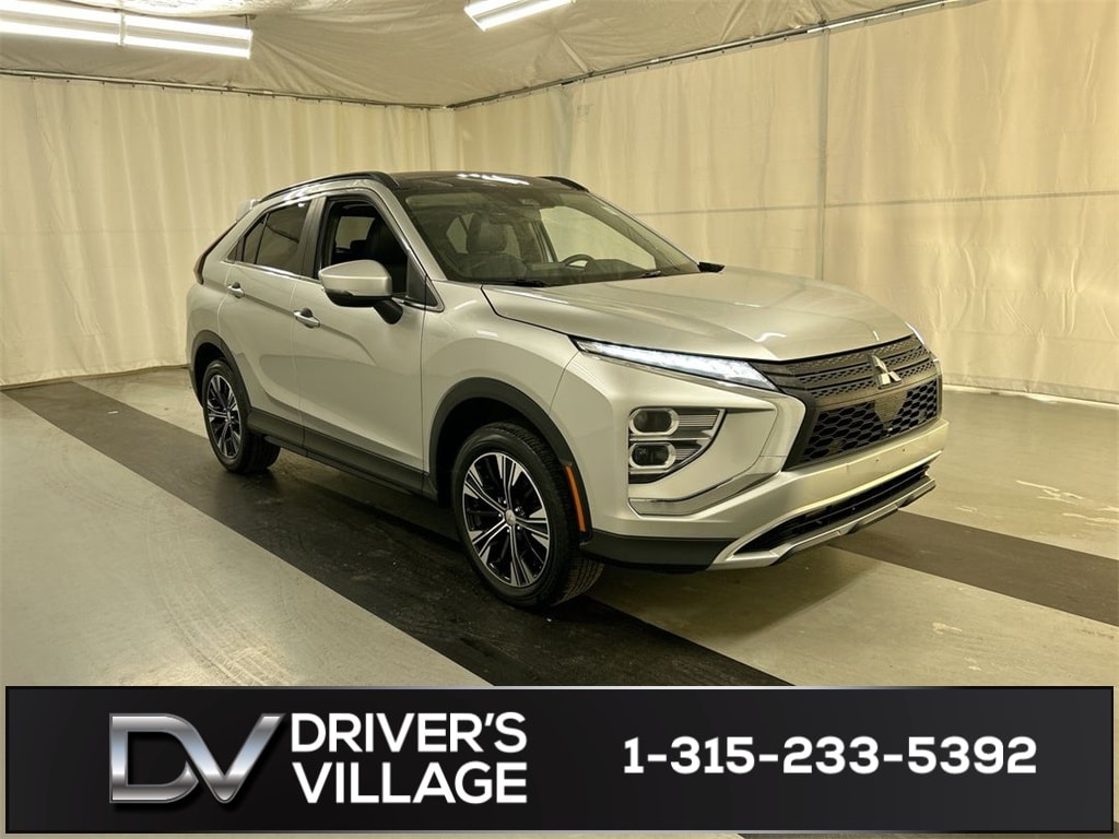 2022 Mitsubishi Eclipse Cross SE's photo