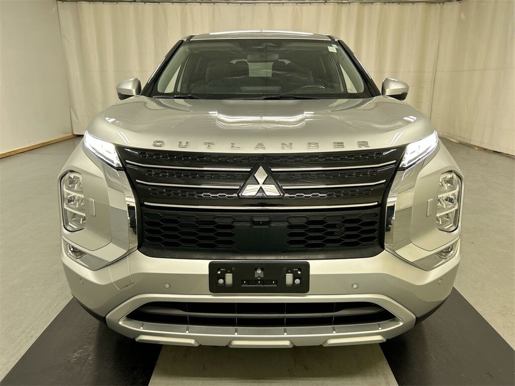 2022 Mitsubishi Outlander SE photo 3