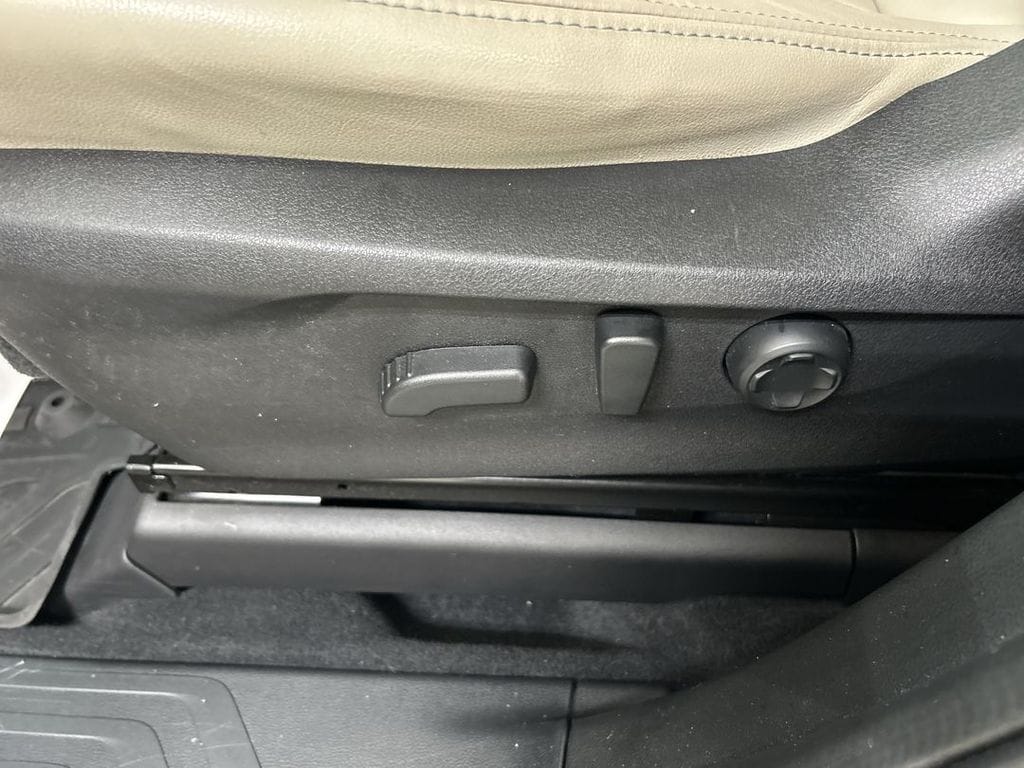 2023 Subaru Ascent Limited - Photo 10