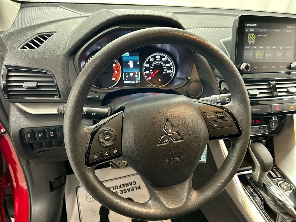 2023 Mitsubishi Eclipse Cross LE photo 4