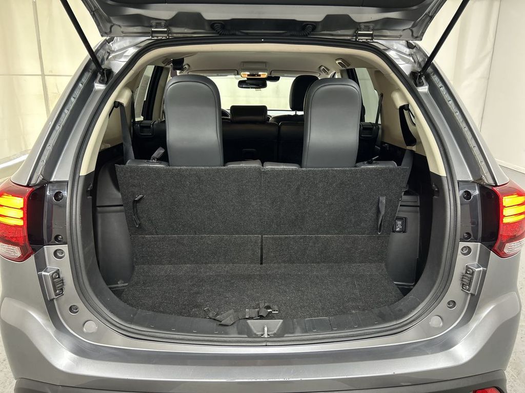 2020 Mitsubishi Outlander SE - Photo 21