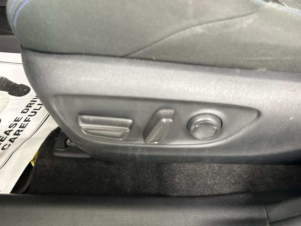 2022 Toyota RAV4 SE - Photo 10