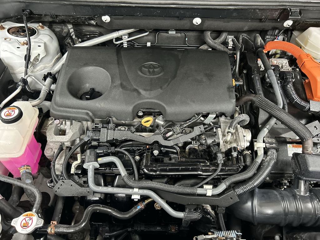 2022 Toyota RAV4 SE - Photo 24